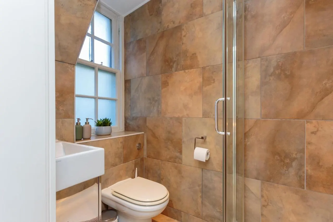 Ferienwohnung Beautiful Hideout In Center Of EDI Apartment Edinburgh