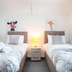 Parking, Smart Tv'S In All Rooms, Central Location , Swansea United Kingdom