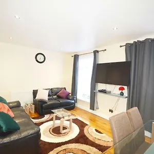https://london-modern-4-bedroom-apartment.brighton-hotels-england.com