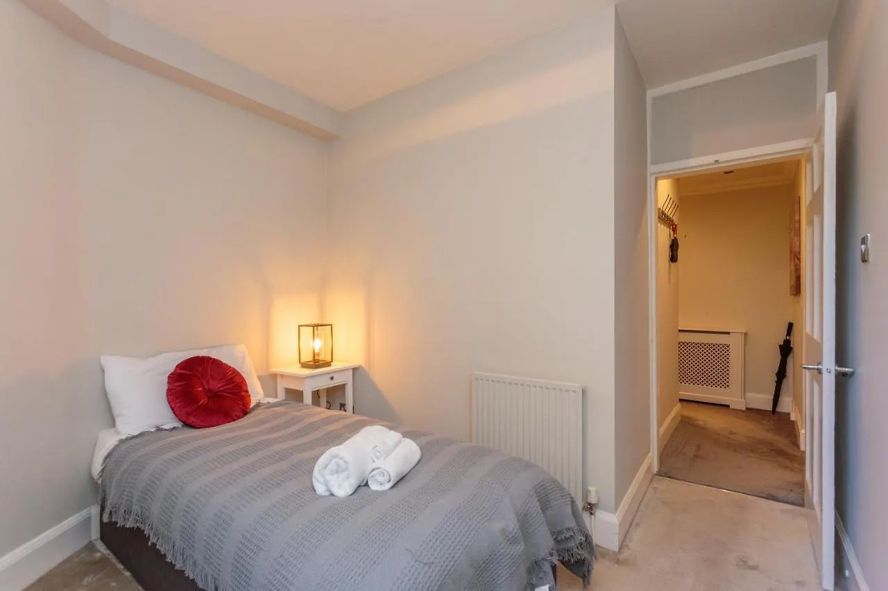 アパート Beautiful Hideout In Center Of Edinburghアパートメント イギリス