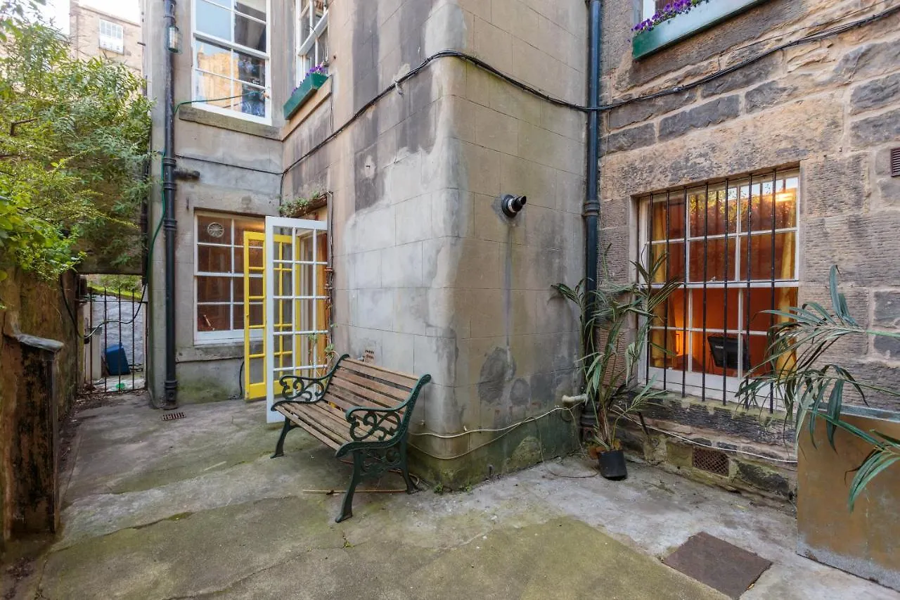 アパート Beautiful Hideout In Center Of Edinburghアパートメント イギリス