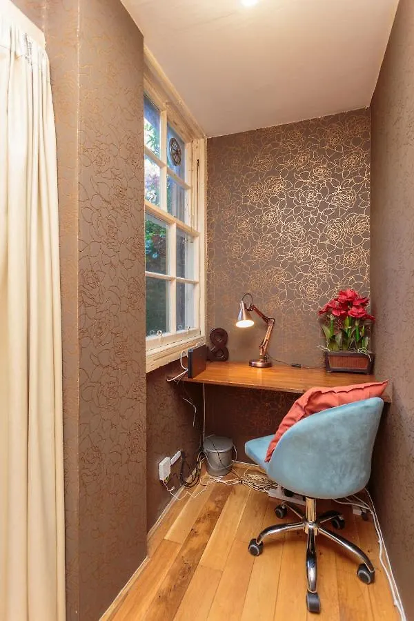 アパート Beautiful Hideout In Center Of Edinburghアパートメント イギリス