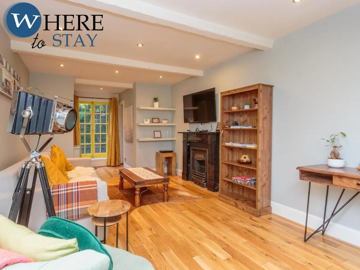 Beautiful Hideout In Center Of Edinburghの連絡先